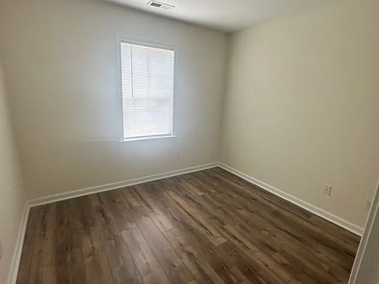5138 Greenville Loop Rd #B — Photo 5