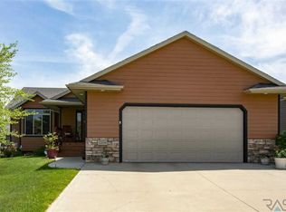 2709 E Sunflower St, Brandon, SD 57005