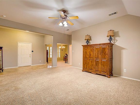5th image of 114 Weston Dr