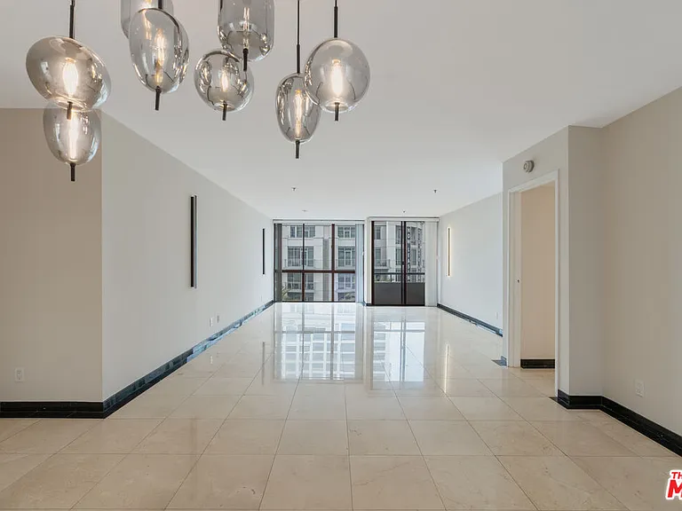 10660 Wilshire Blvd #703 — Photo 5