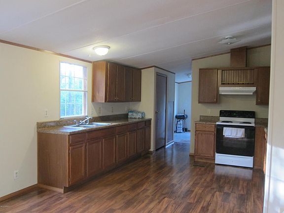 3rd image of 179 W Southwinds Dr