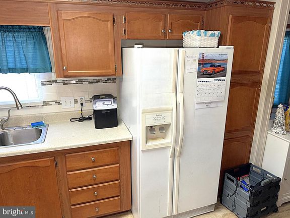 3rd image of 7959 Telegraph Rd Trailer 15