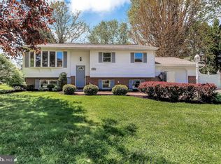 1 Butterchurn Ln, Boiling Springs, PA 17007