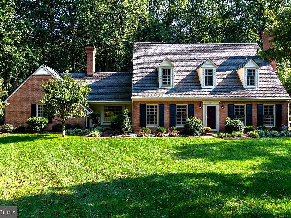 1st image of 23 Belleview Dr