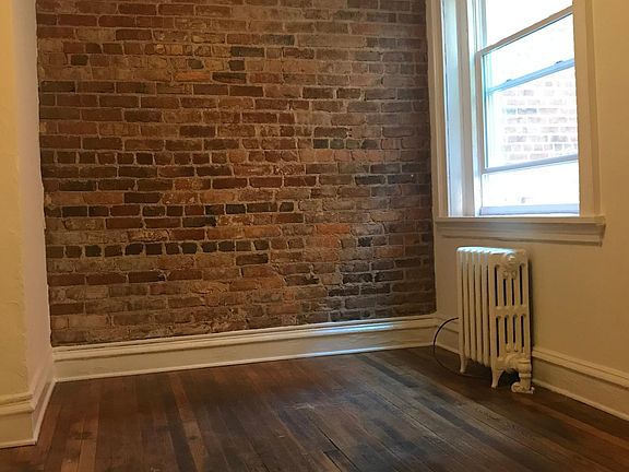 2nd image of 801 N Sheppard St