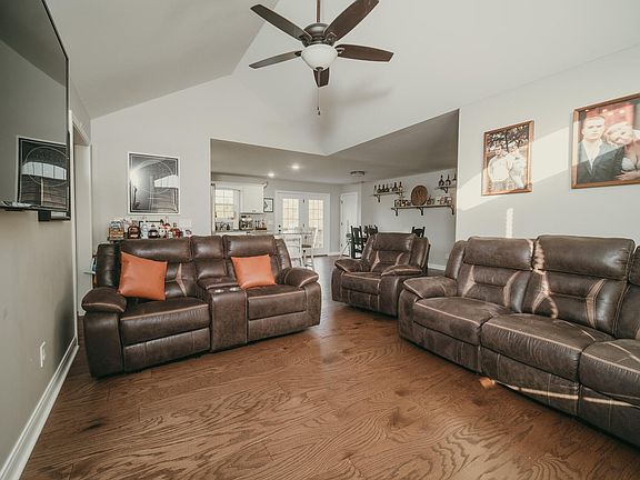 5th image of 129 Montega Ln