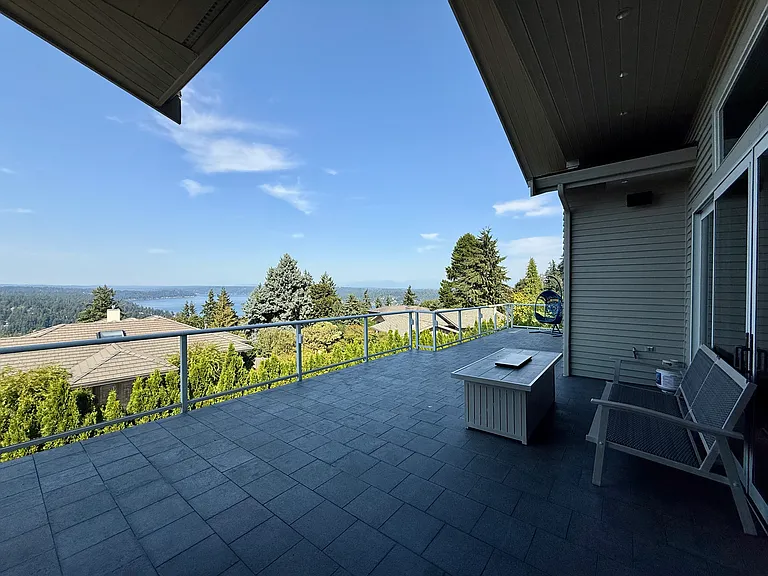 16458 SE 44th Pl — Photo 57