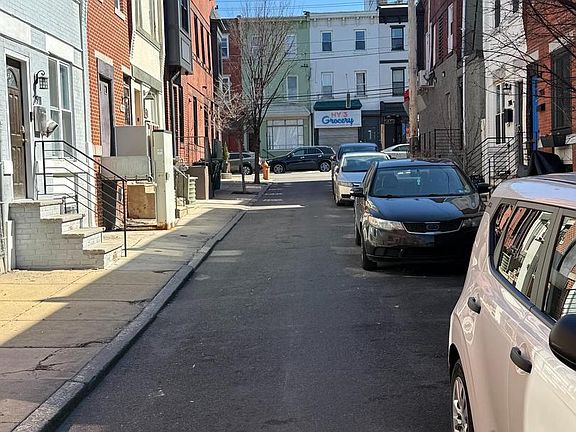 2nd image of 2917 W Flora St