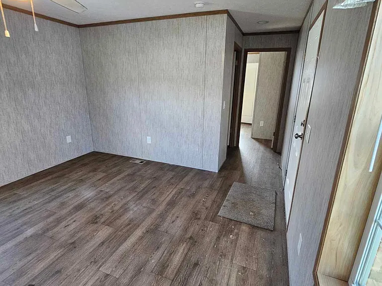 53 Parkview Dr #103 — Photo 7