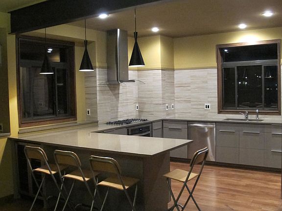 4th image of 2401 Forest Ave