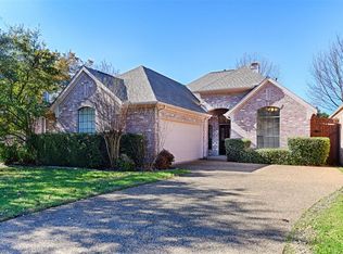 6915 Levelland Rd, Dallas, TX 75252