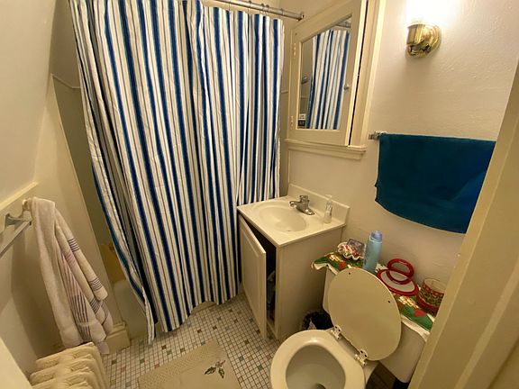 3rd image of 504 N Henry St #4a755b090