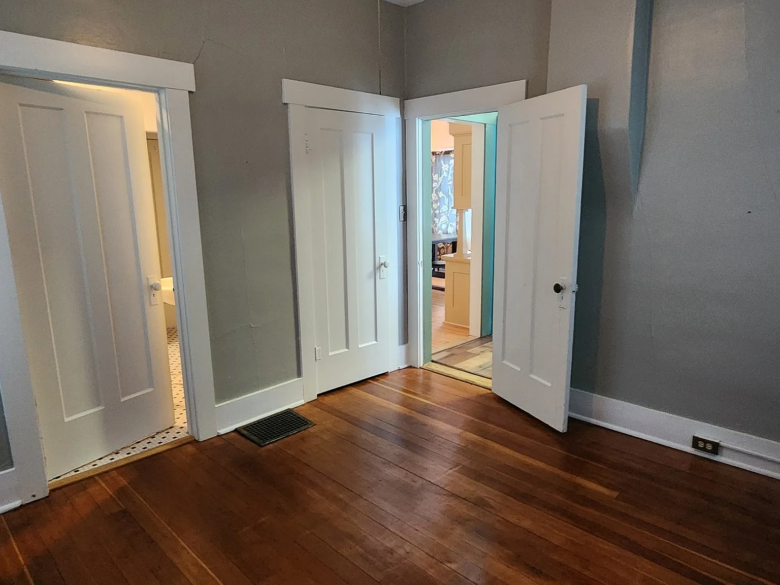 403 3rd Avenue East - 1 — Photo 3