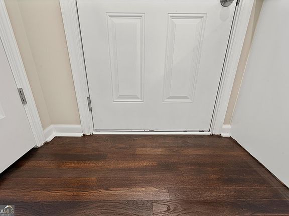 3rd image of 150 Royal Ct