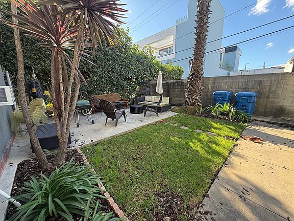 3rd image of 335 N Orange Grove Ave APT 3