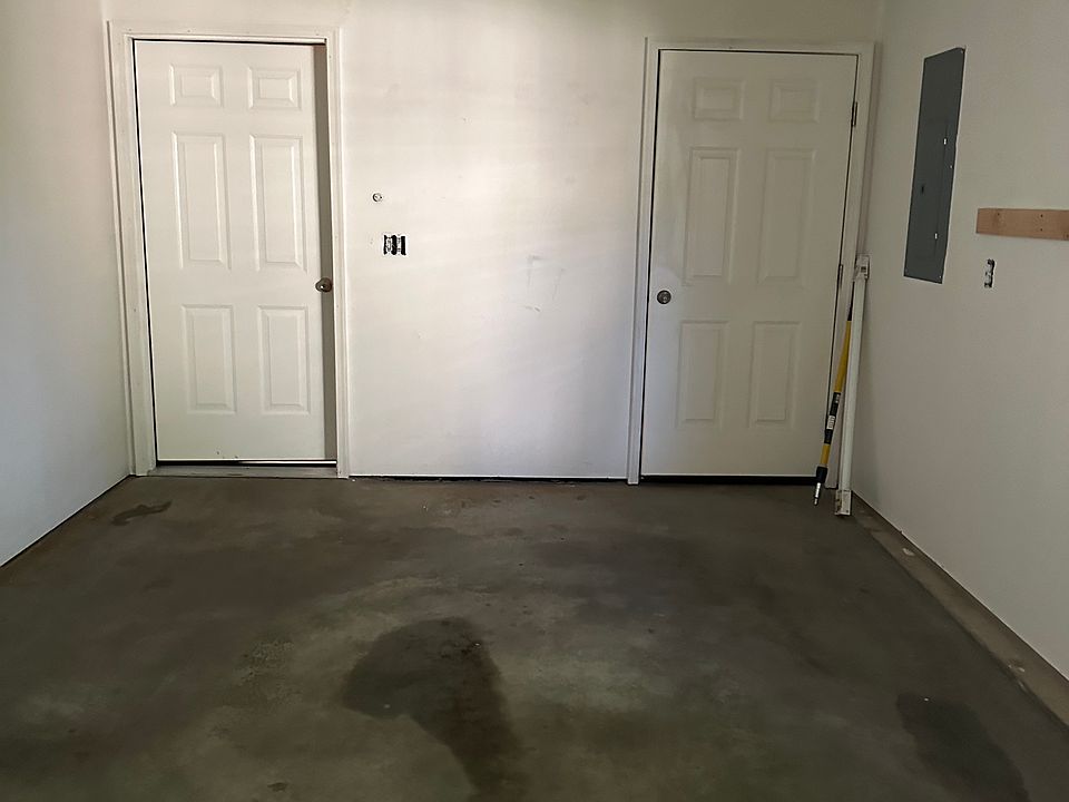 garage entry to kitchen