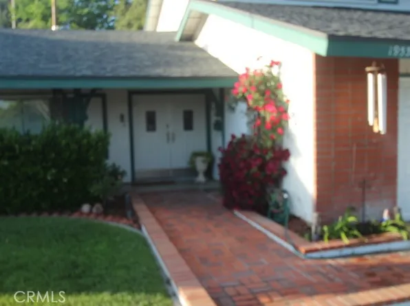 19555 Chadway St, Santa Clarita, CA 91351
