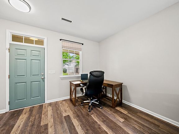 5th image of 212 Milpass Dr