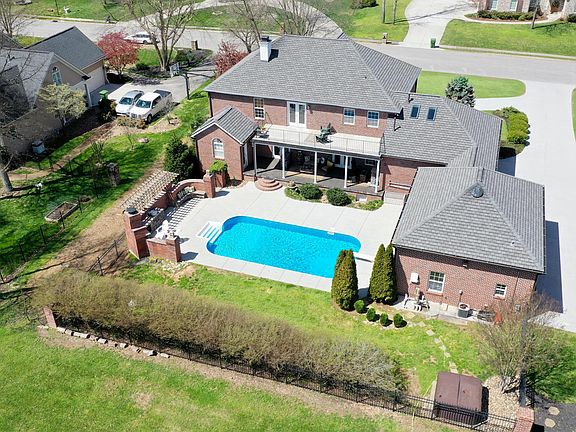 5th image of 478 Broadmoor Dr