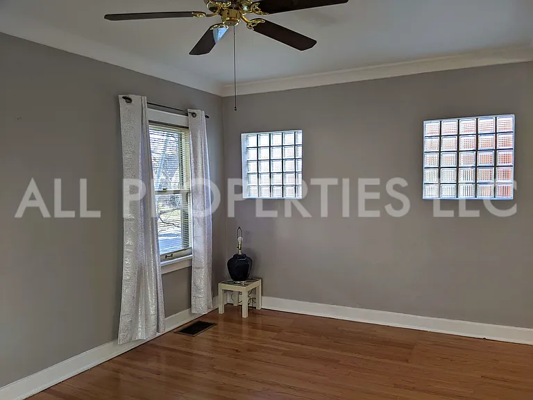 557 S Race St — Photo 8