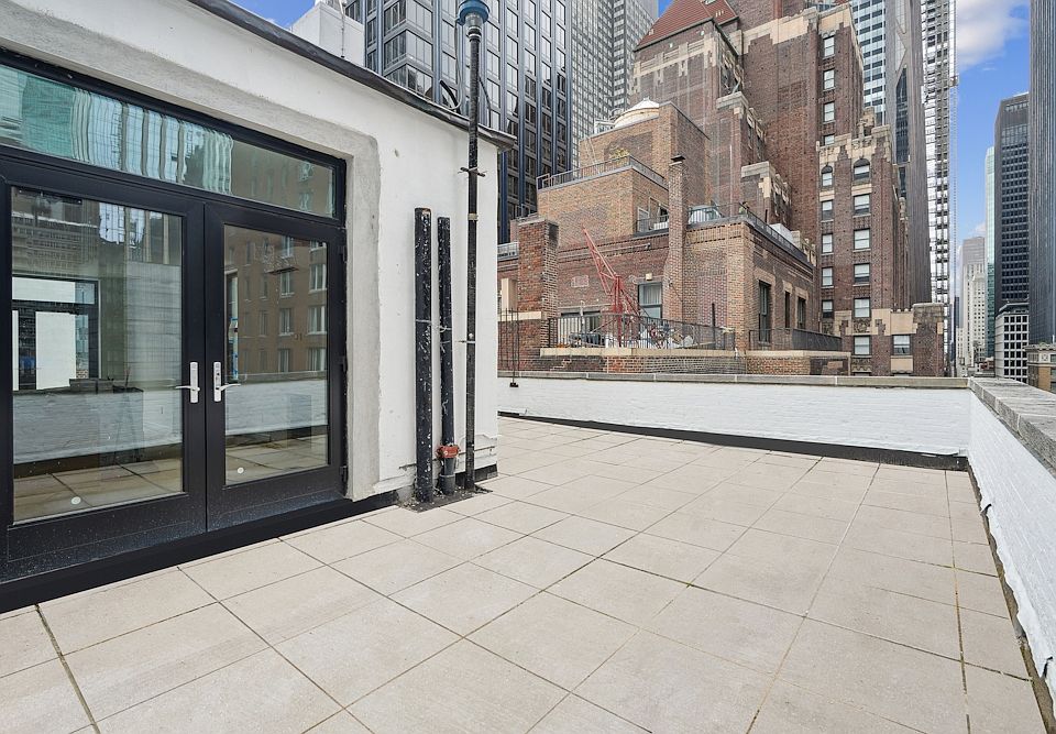 1st image of 160 E 48th St #Penthouse U