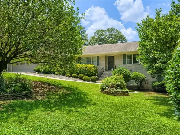 1909 Lake Lucerne Way, Lilburn, GA 30047