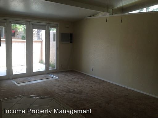 5th image of 927 S Bruce St APT 11