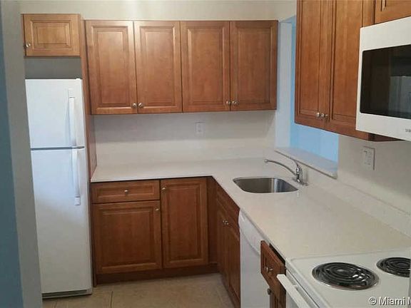 5th image of 8045 SW 107th Ave APT 323