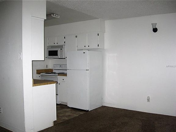 4th image of 8809 Crestview Dr APT A