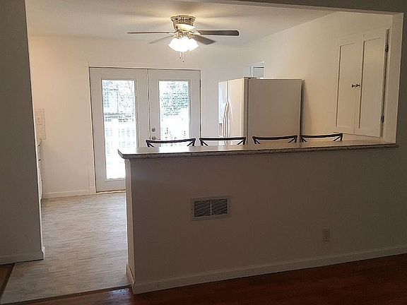 5th image of 144 Connolly Dr
