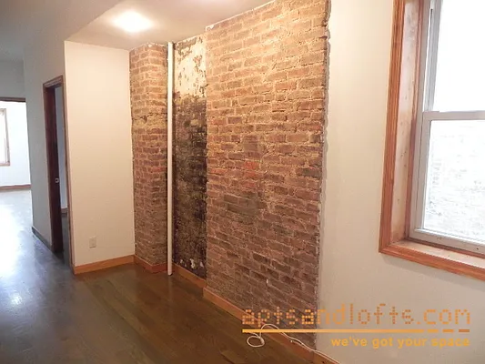 Rented by aptsandlofts.com | media 15