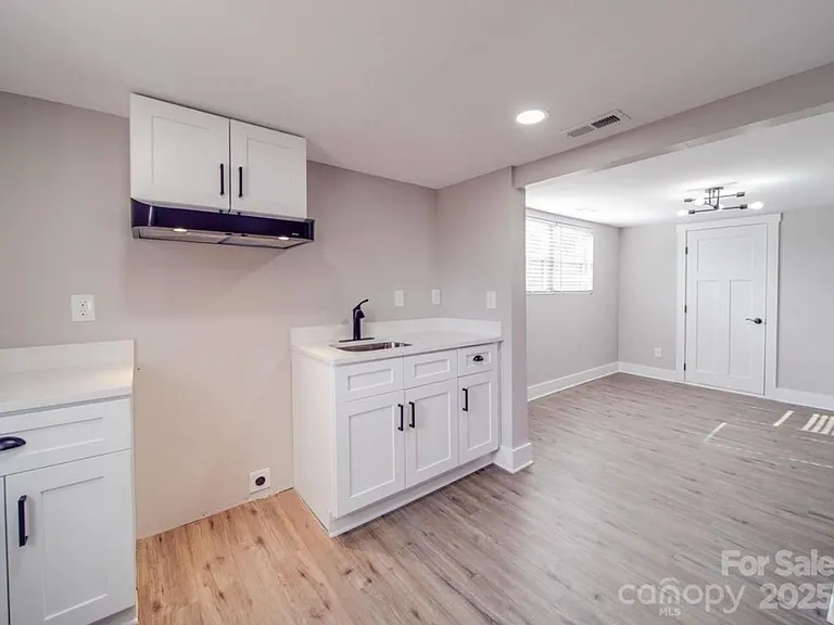 903 W End Ave #905 — Photo 15