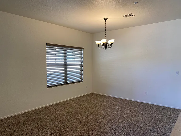 9427 E Whitewing Dr — Photo 4