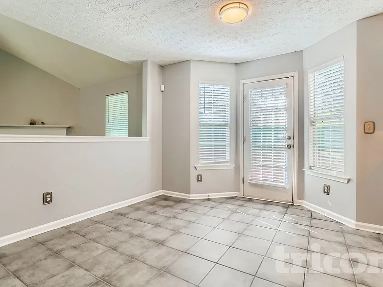 535 Concord Ter — Photo 15