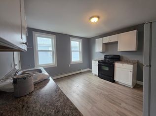 182 Ocean St FLOOR 2, Providence, RI 02905