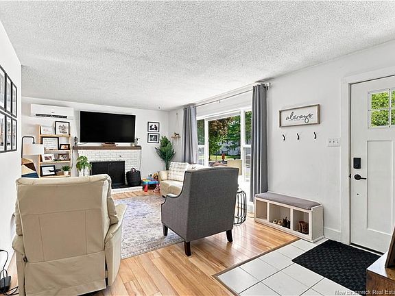 5th image of 150 Charing Cres