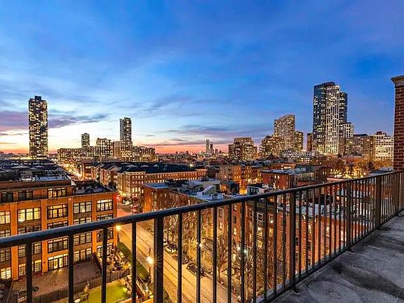 3rd image of 1 Greene St APT 807