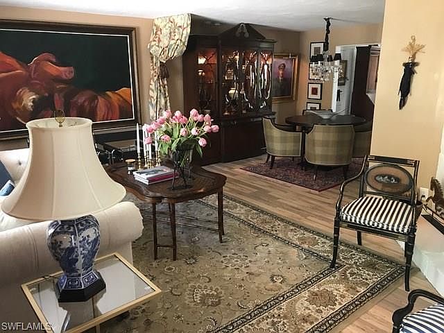 1st image of 8925 Crest Ln