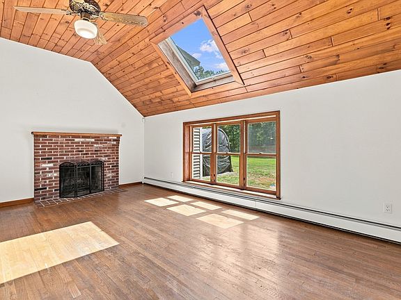 5th image of 69 White Pond Rd