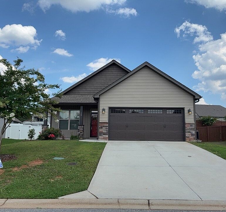 1st image of 18 Forest Ridge Way