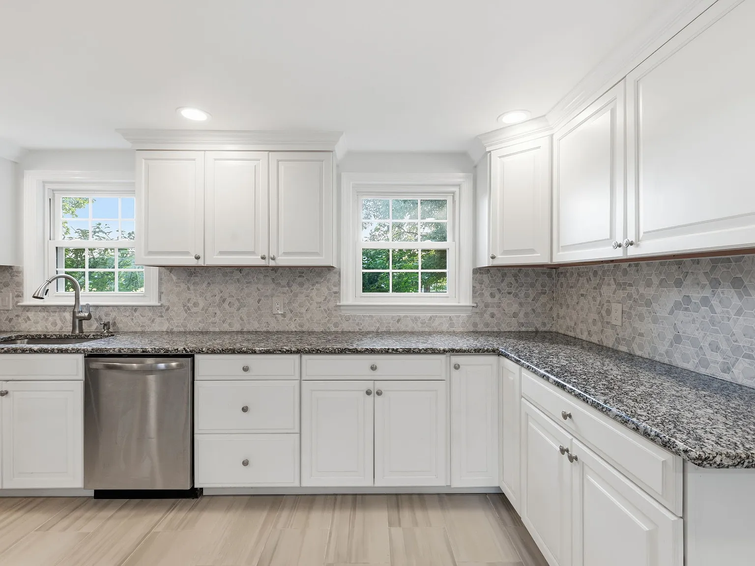 3 bed, 1568 sqft, $3,950 — Photo 1