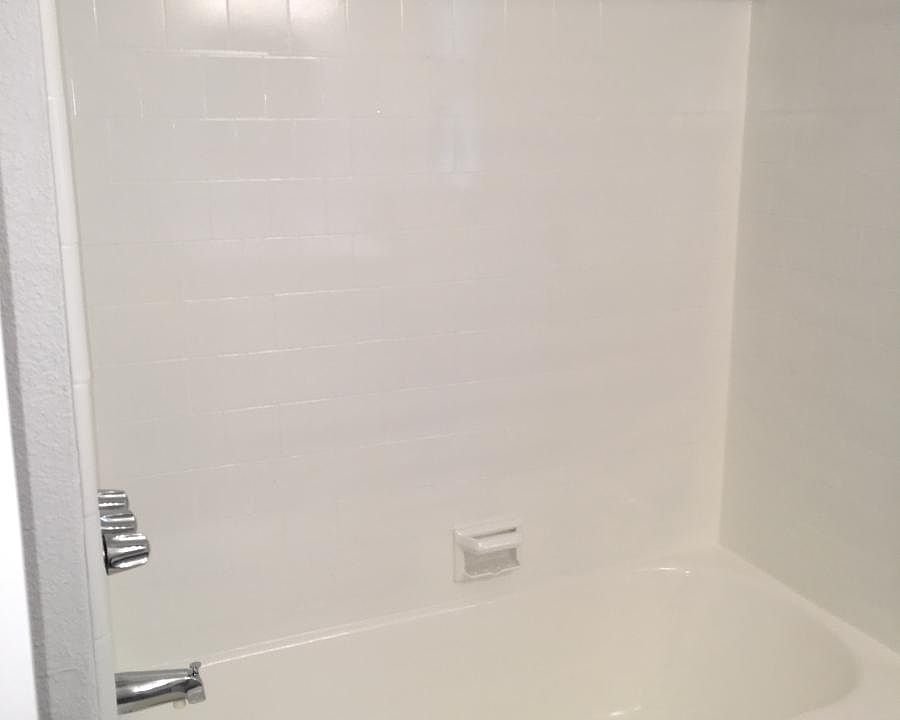 2nd image of 928 S Grand View St APT 2