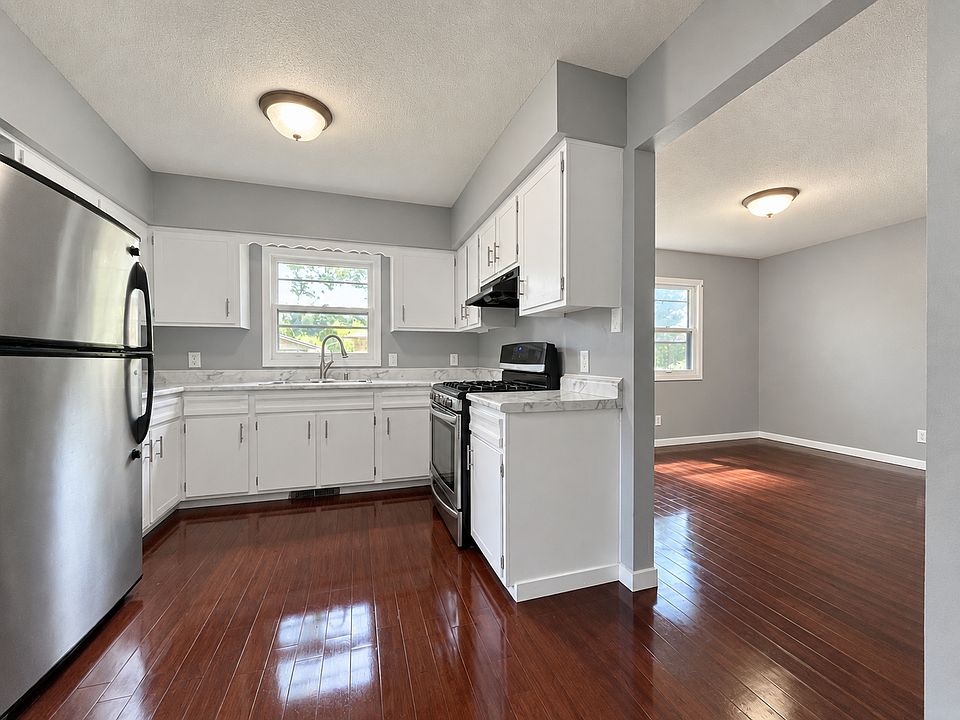 1st image of 249 Winifred St E