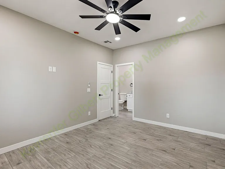 511 E 8th Ave #101 — Photo 22