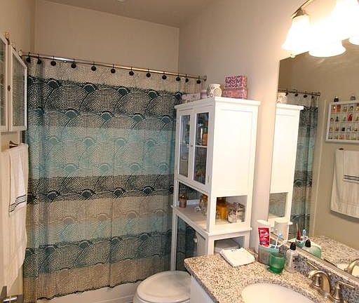 3rd image of 43000 Rosemount Woods Ter