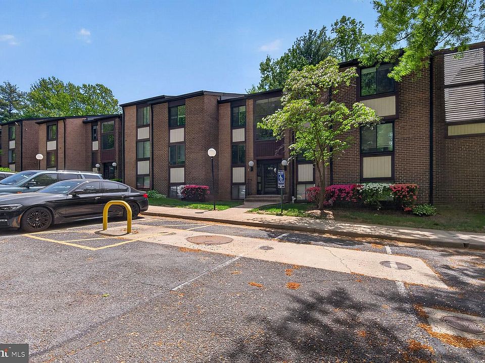 1st image of 9725 Kings Crown Ct APT 202