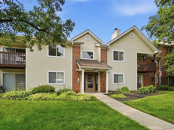 2nd image of 1420 Lake Pointe Way