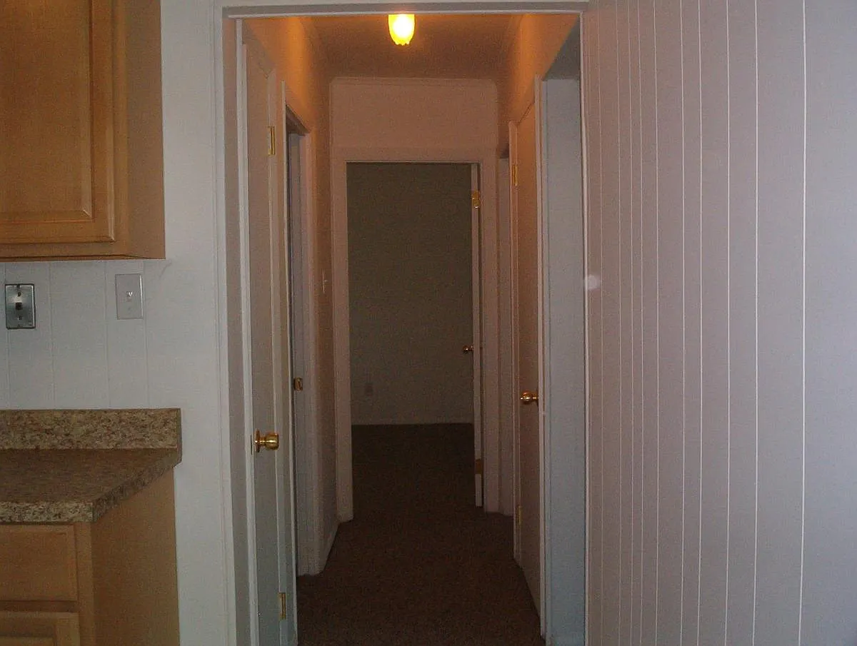 4 bed, 1279 sqft, $2,650 — Photo 4