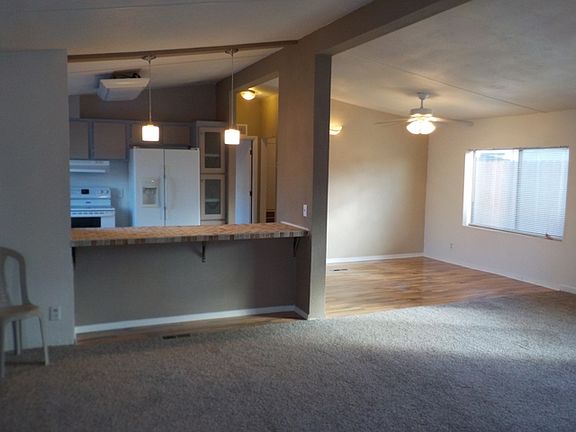 2nd image of 303 Thunderbird Ln