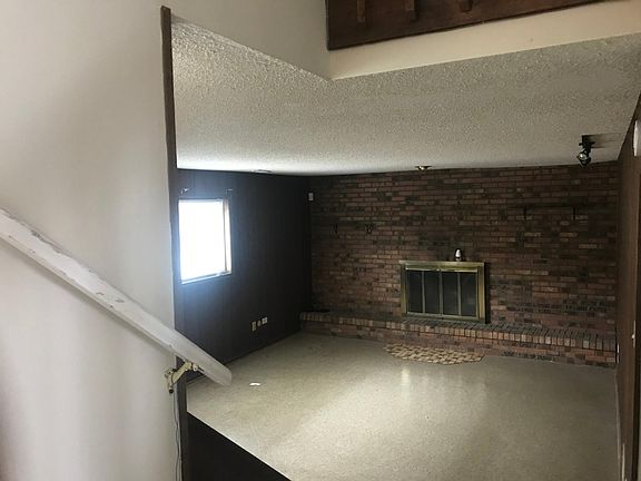 4th image of 20708 Bensley Ave
